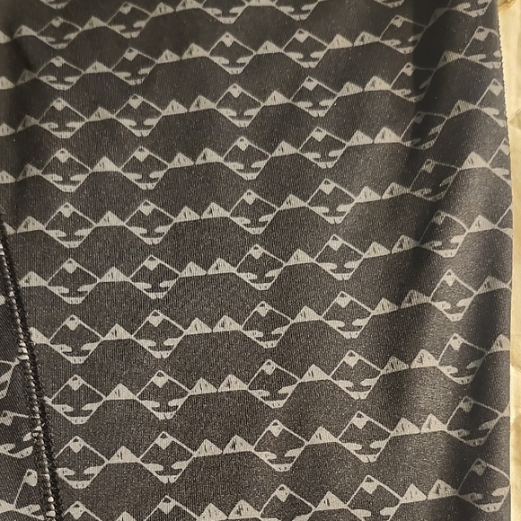 Mossimo Supply Co. Black and Gray Patterned Leggings - Picture 3 of 9